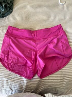Lululemon Speed Up MR 4” Sonic Pink Shorts
